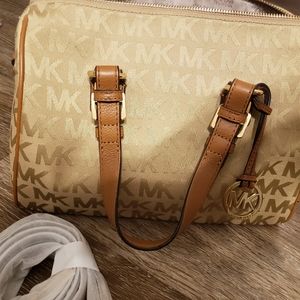 Michael kors hand bag
